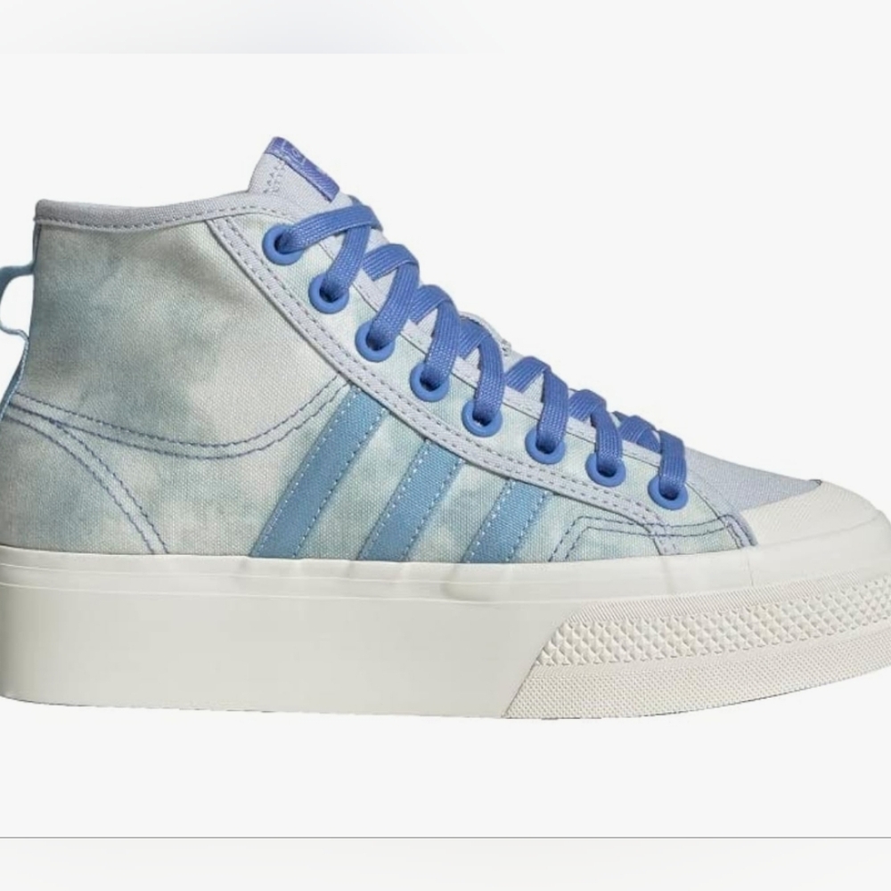 Adidas Originals Nizza Platform Mid shoe in a light blue/white wash